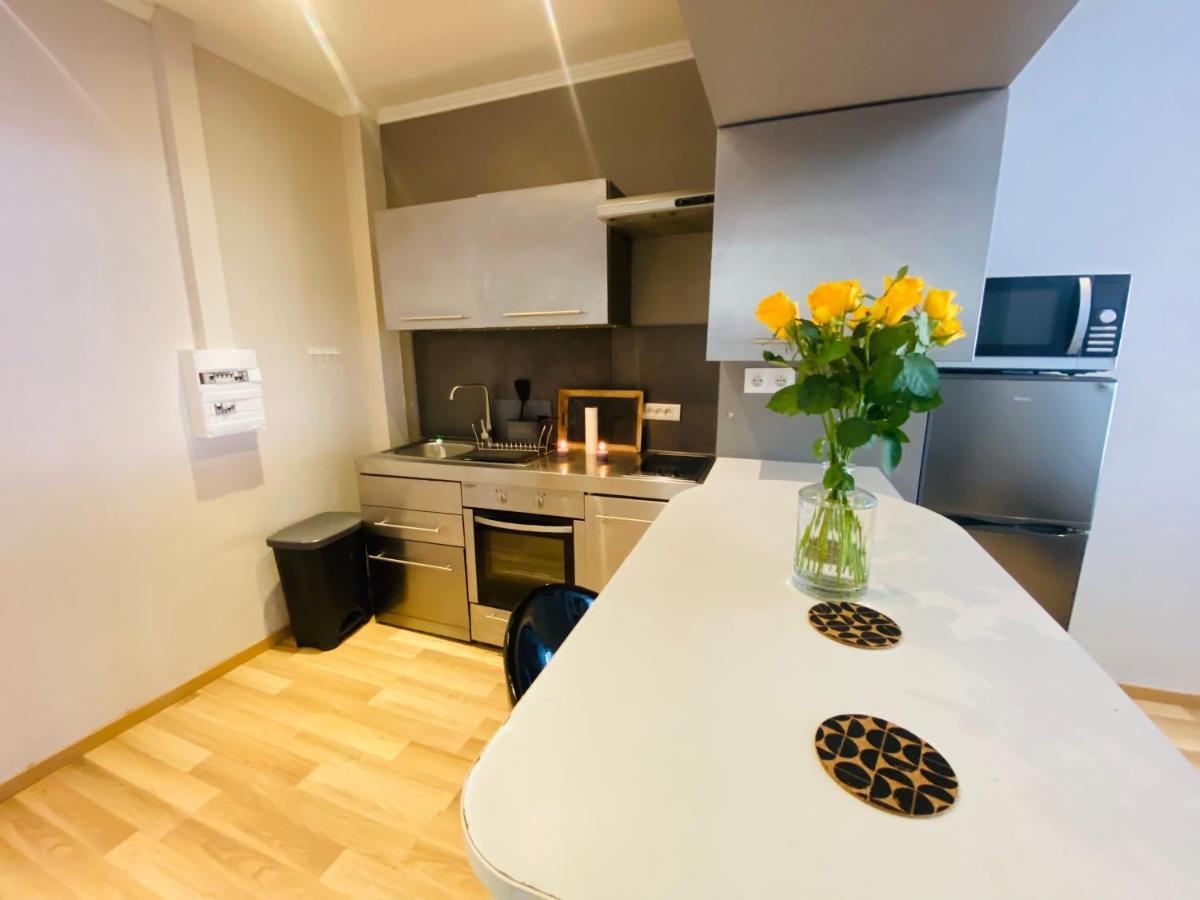 Magnifique Appartement 60M2 ,3 Pieces , Equipee,Tres Lumineux, 2 Minutes A Pied De La Plage Nizza Esterno foto