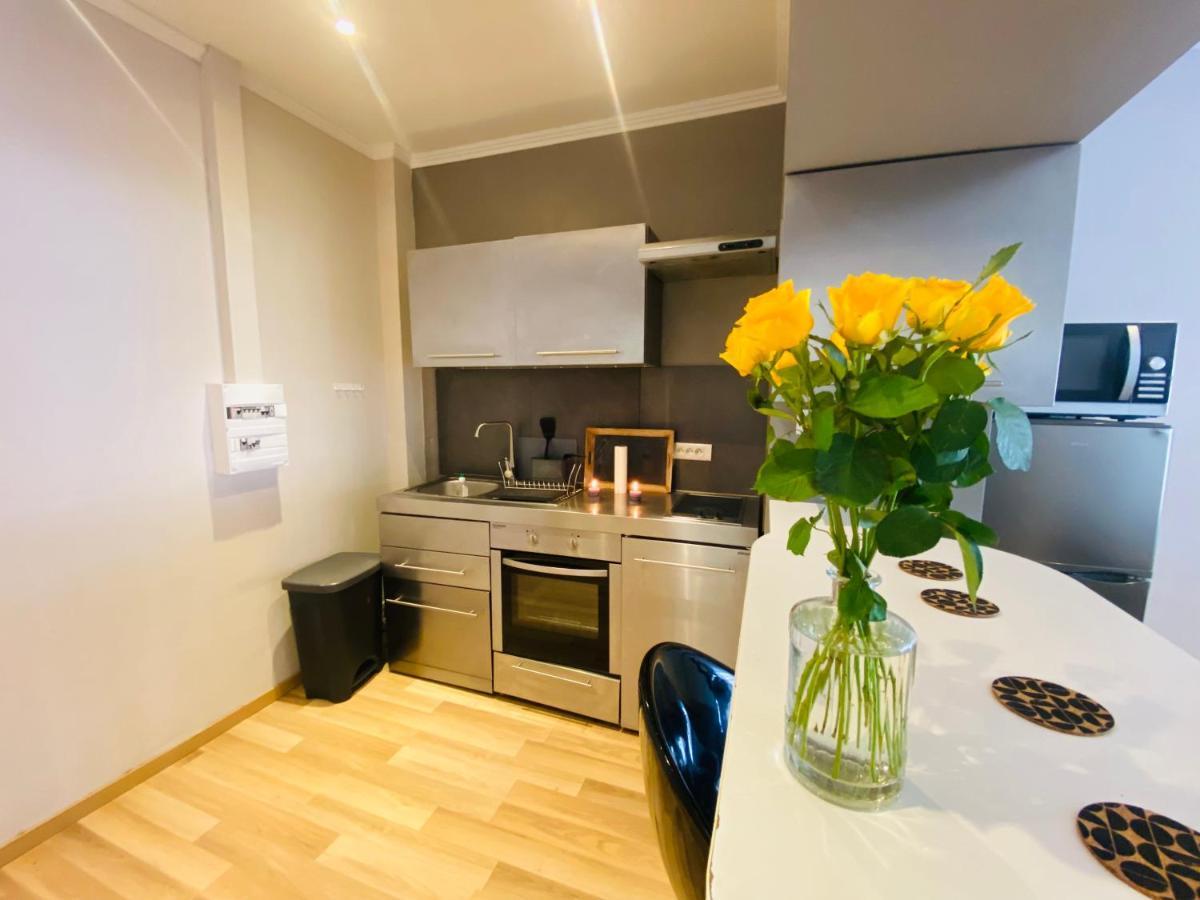Magnifique Appartement 60M2 ,3 Pieces , Equipee,Tres Lumineux, 2 Minutes A Pied De La Plage Nizza Esterno foto